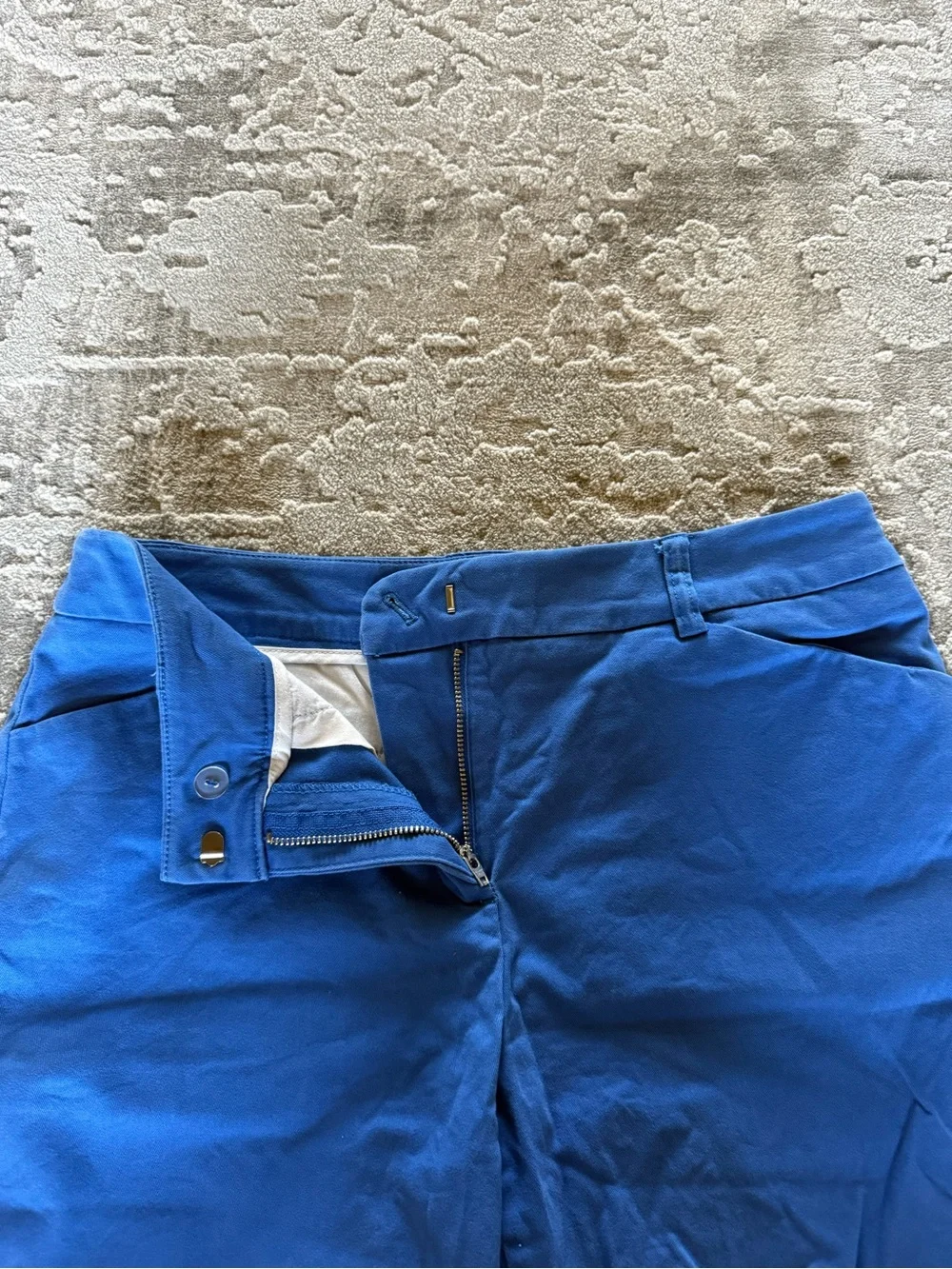 Jones New York sport Women’s Classic Mid-Rise stretch Blue Shorts size 8